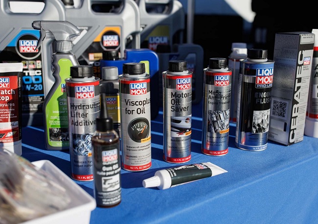 На фото присадки liqui moly для двигателя и топливной системы