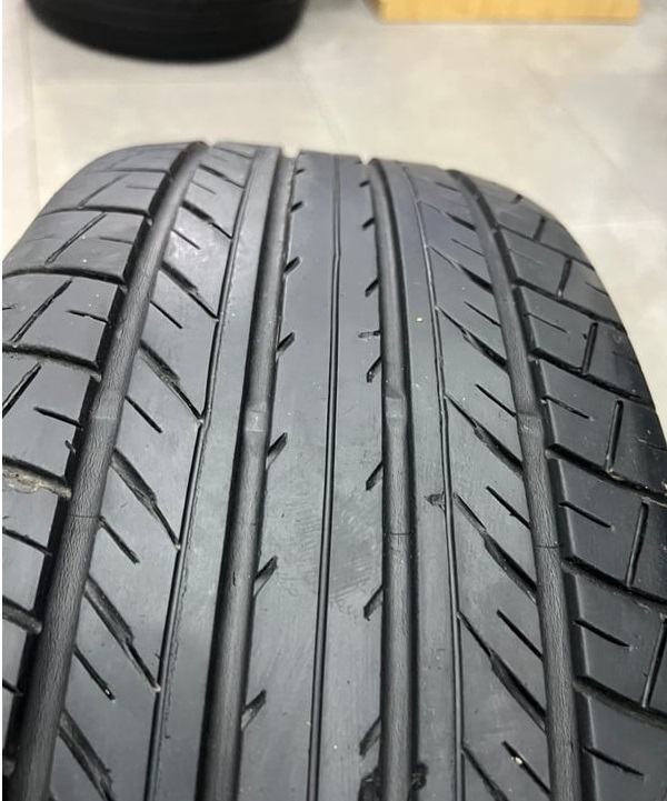 Протектор шины Yokohama На рисунке показан износ протектора б/у резины Йокохама