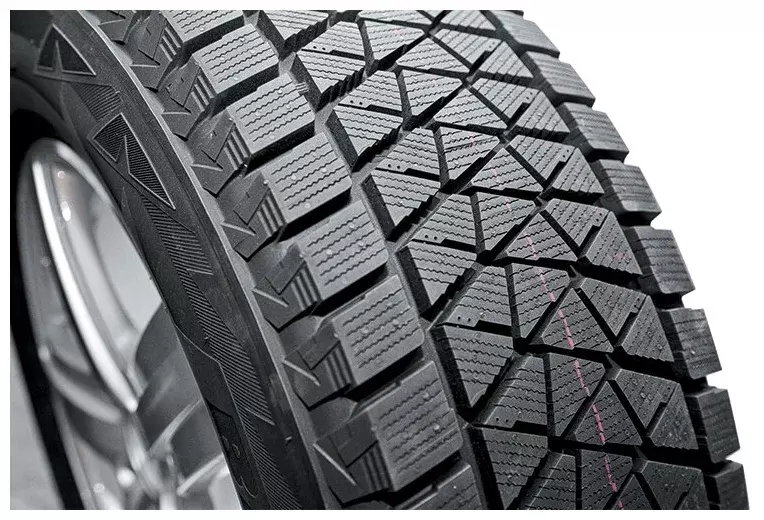 Bridgestone Blizzak DM-V2 255/50 R20 109T зимняя