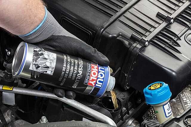 Антифрикционная присадка с дисульфидом молибдена в моторное масло Liqui Moly Pro Line Motor Verschleiss Schutz 1л